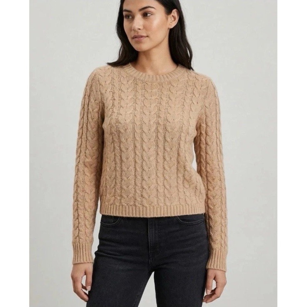 AEO American Eagle Women's M Cropped Cable Knit High-rise Sweater in Tan Preppy